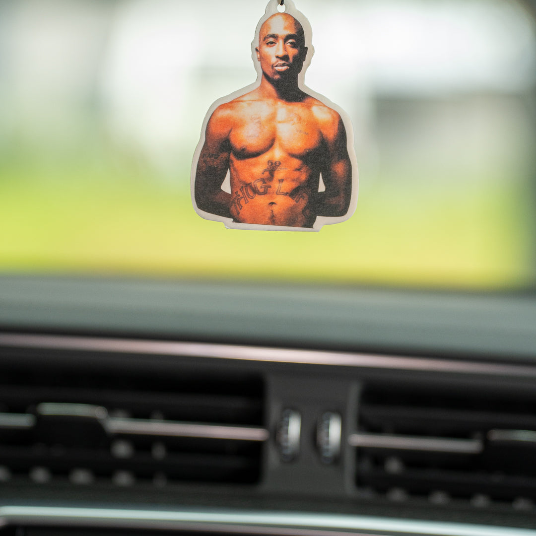 Tupac  stehend